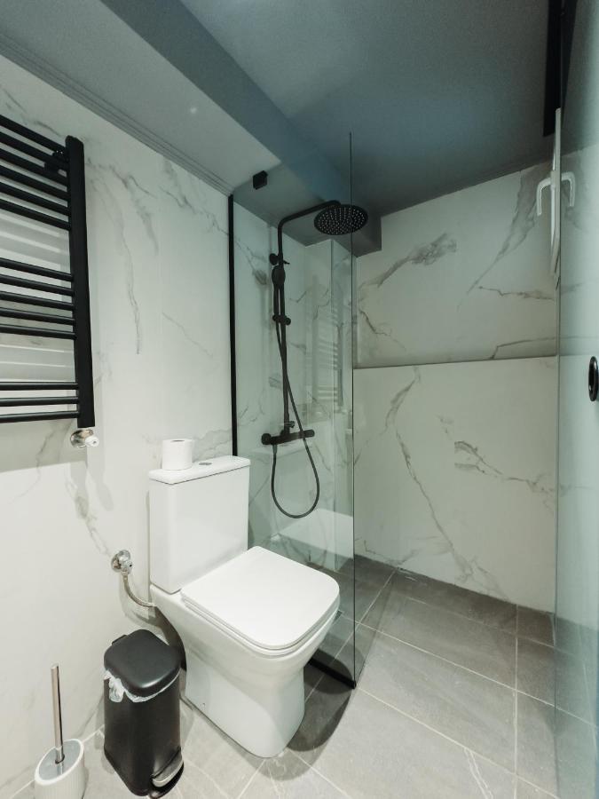 Blackhaus Family And Friends Deluxe Apartment Thessaloníki Exteriör bild